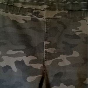 Woman's Leggings and top